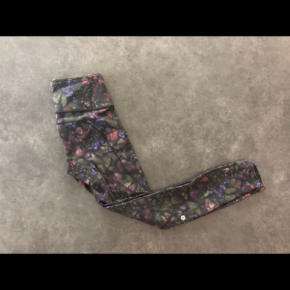Lulu - NWOT - floral 7/8 tight
